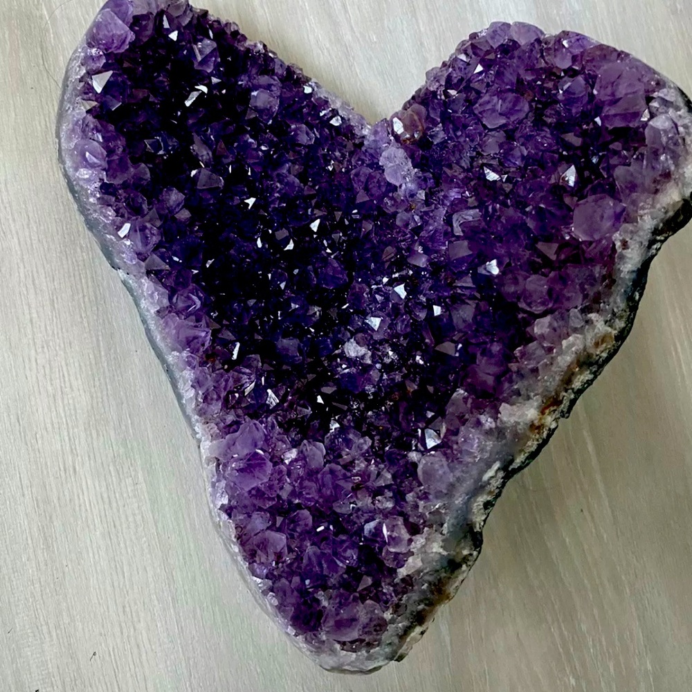 Brazilian amethyst geode Heart shaped. 8lbs